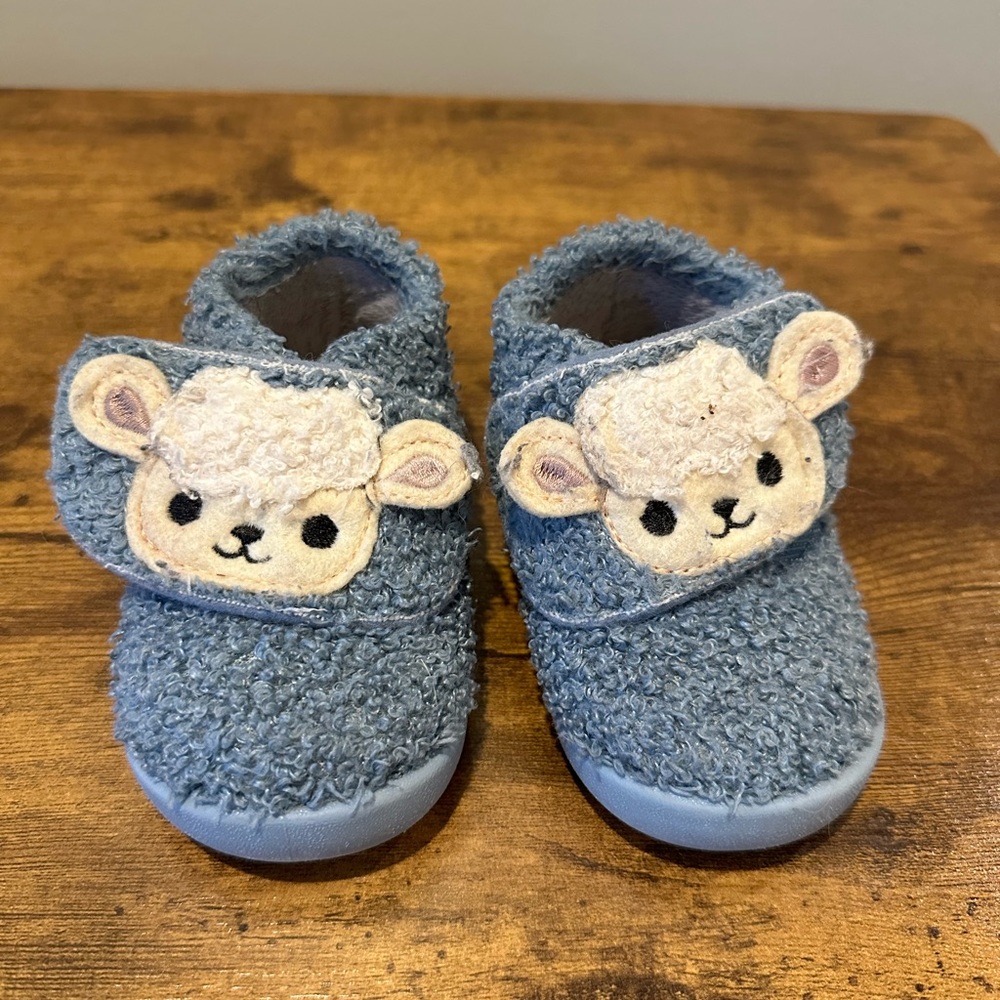 Blue Kids Lamb Appliqué Slip-On Shoes